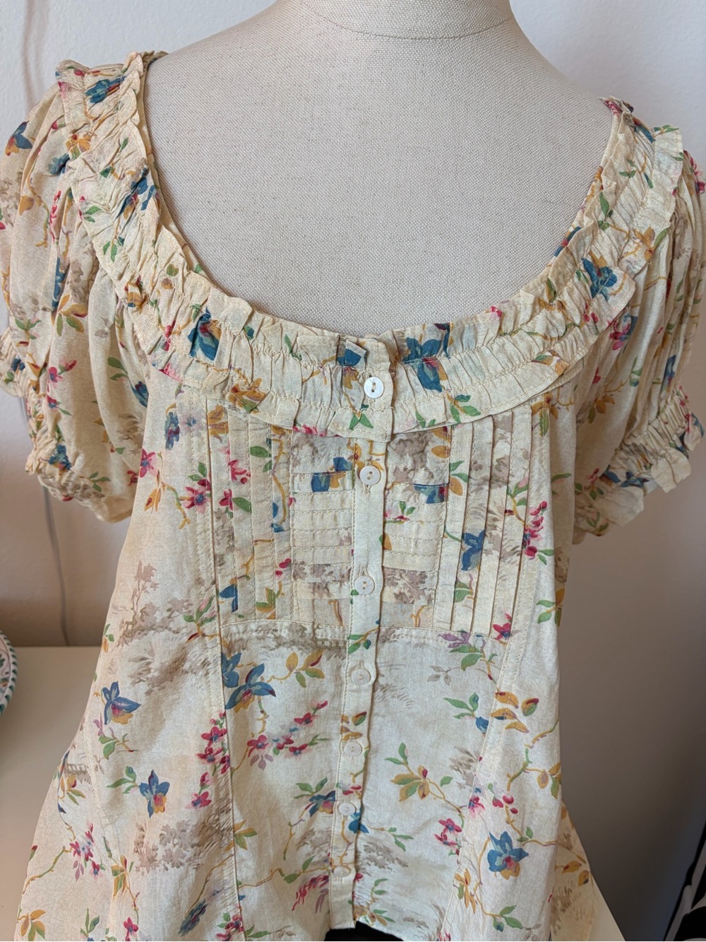Beautiful new blouse from Anthropologie - Picture 2 of 6